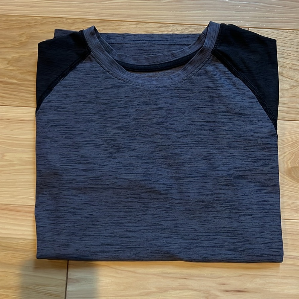 Old Navy Active Tee, Boys XL 14/16. Black and Gray.